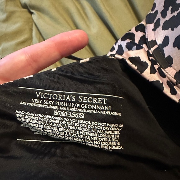 Victoria secret - Picture 2 of 2